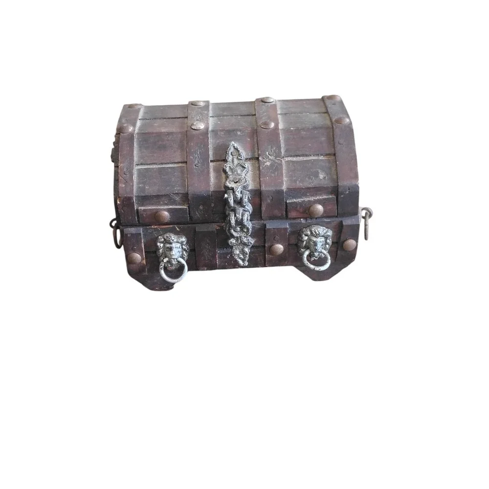 Vintage Wooden Treasure Chest Jewelry Box – Gothic Lion Head‎ Metal Accents